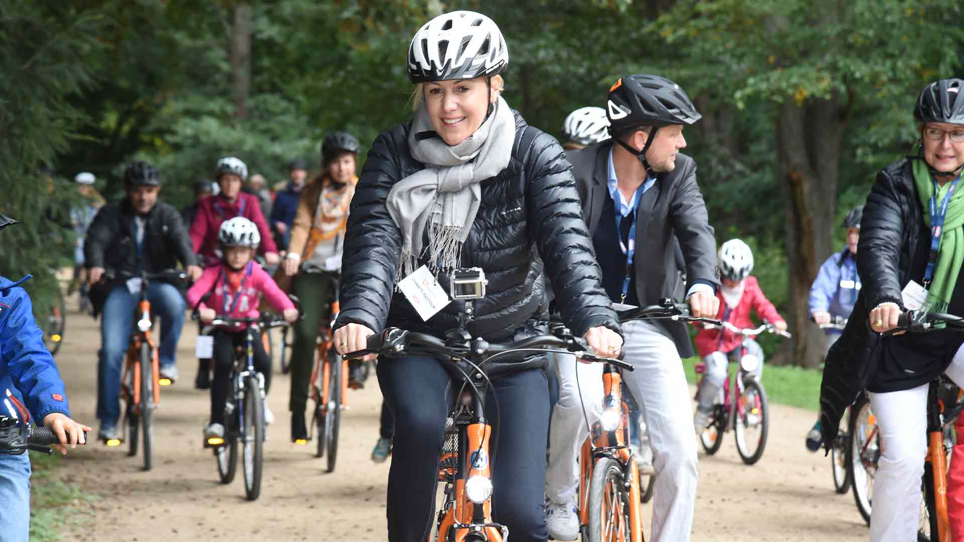 "Stadthelme" charity bike tour for World Children's Day ✰ Reference / ABUS / with Bettina Wulff ✰