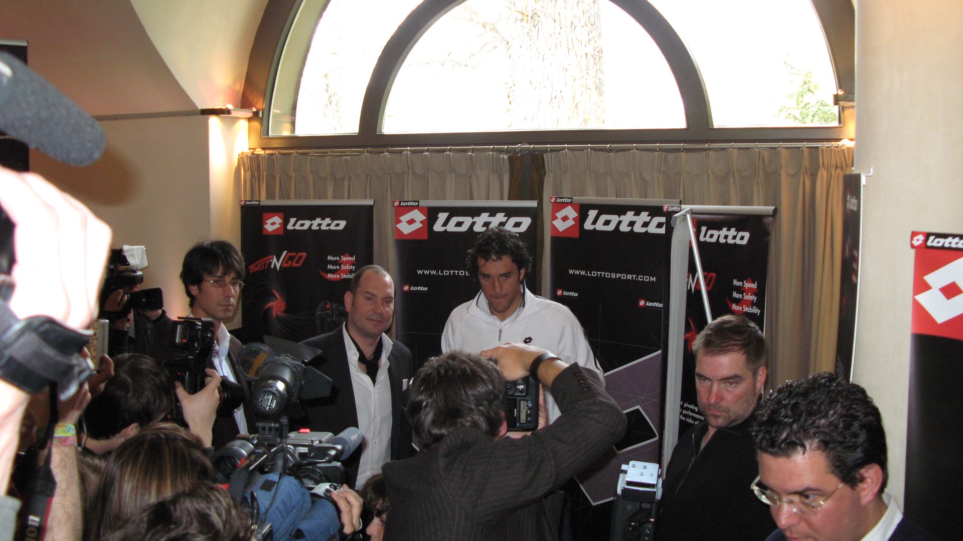 Sport PR: Luca Toni als Testimonial für die Lotto Sport Kampagne Sport PR: Luca Toni als Testimonial für die Lotto Sport Kampagne