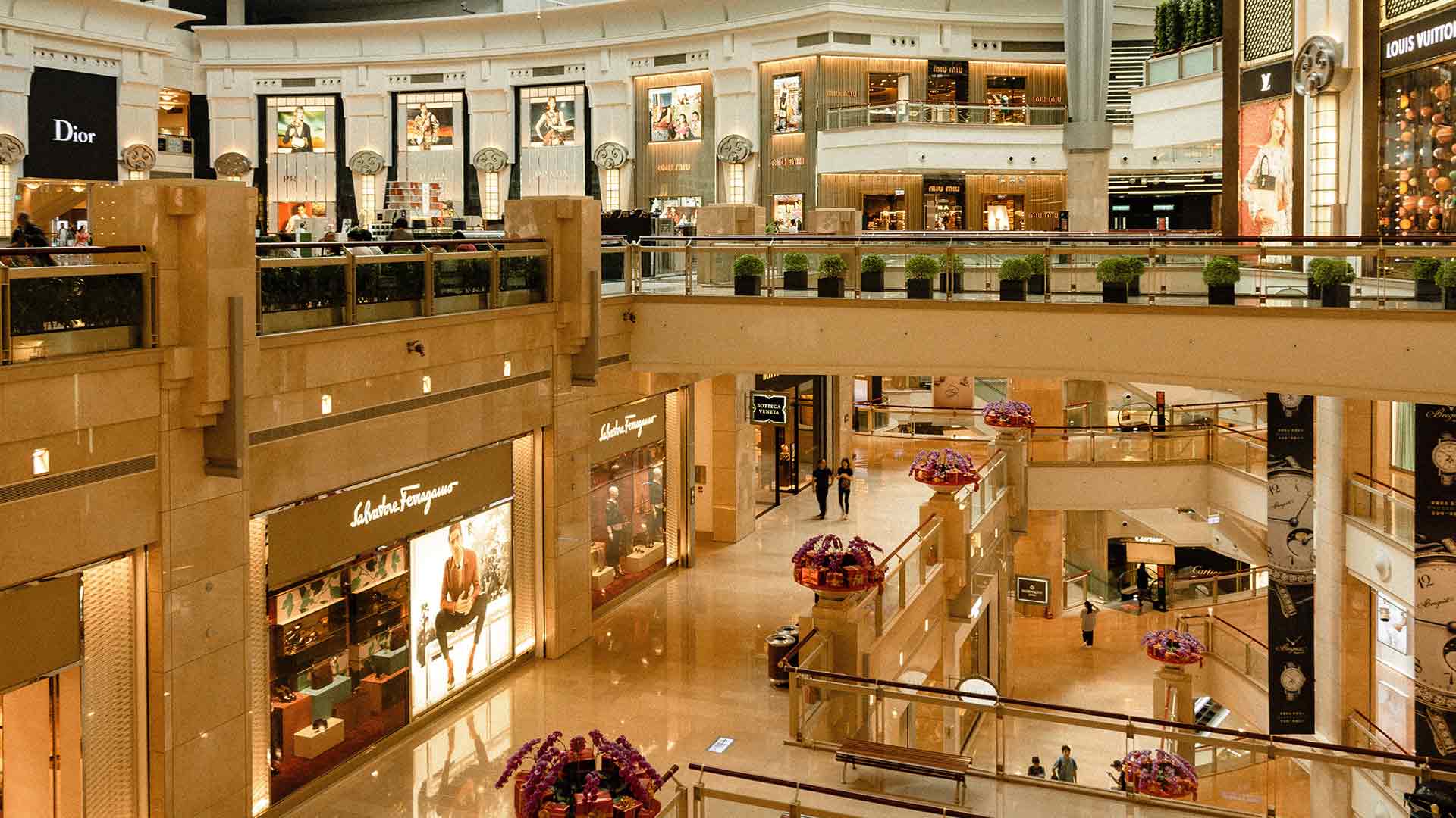 Sales Service - on- and offline Sales Service - we bring you to the best online and offline retail partners in our network