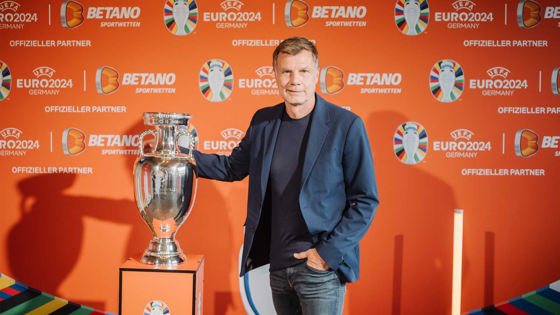 Betano Trophy Tour mit Thomas Helmer  Betano Trophy Tour mit Thomas Helmer